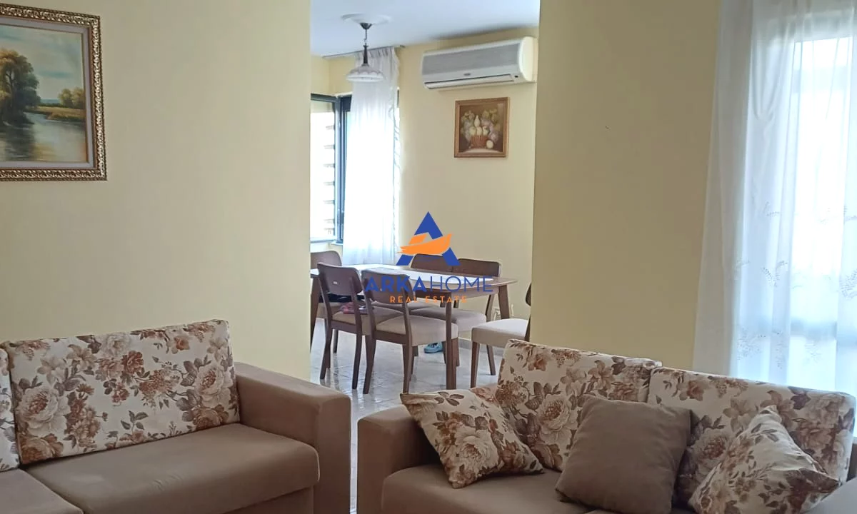 Shtepi me qera Apartament ne Tirane, 2+1, Mobilimi E mobiluar, Pagesa 800  Euro.