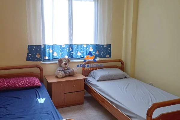 Shtepi me qera Apartament ne Tirane, 2+1, Mobilimi E mobiluar, Pagesa 800  Euro.