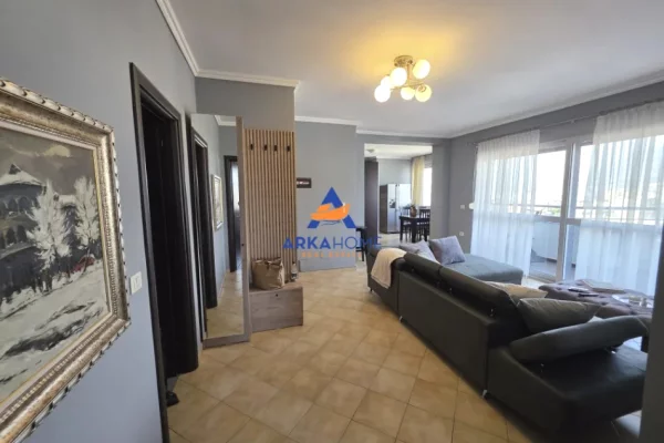 JEPET APARTAMENT ME QERA 1+1+BALLKONE "KOMPLEKSI HALILI, PRANE SELVIS" 690 EURO