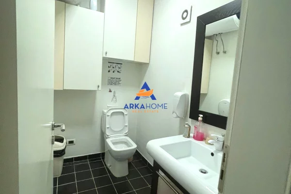 JEPET ME QERA APARTAMENT PER ZYRA 187 M2 "BLLOKU RRUGA BRIGADA E VIII" 180.000 LEKE