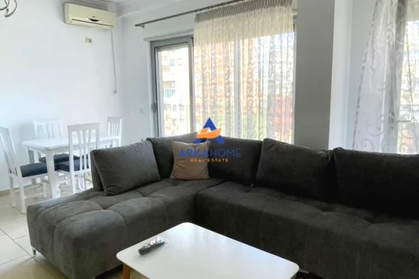 Shtepi me qera Apartament ne Tirane, 1+1, Mobilimi E mobiluar, Pagesa 800  Euro.