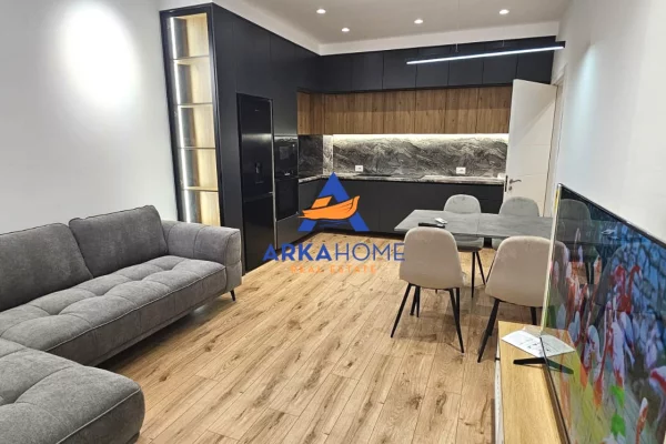 JEPET ME QERA APARTAMENT 2+1+BALLKON "5 MAJI" 60.000 LEKE