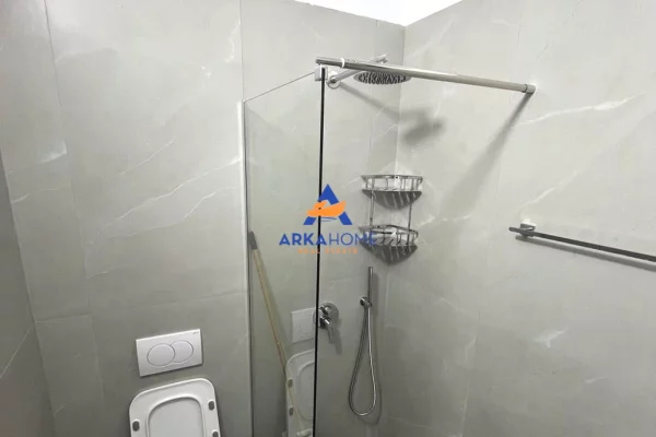 Shtepi me qera Apartament ne Tirane, 1+1, Mobilimi E mobiluar, Pagesa 631  Euro.