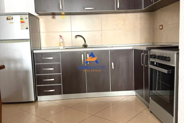 Shtepi me qera Apartament ne Tirane, 1+1, Mobilimi E mobiluar, Pagesa 490  Euro.