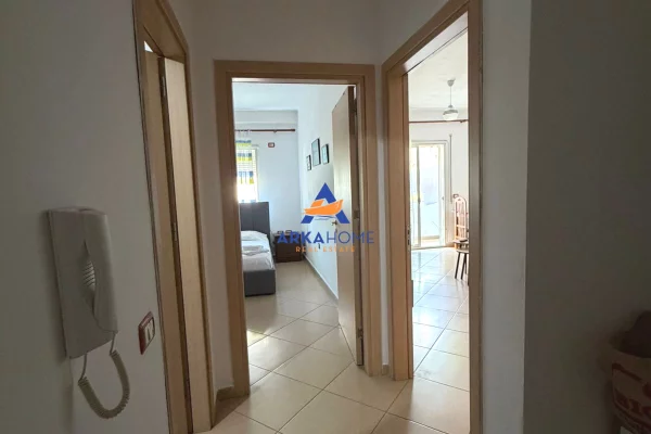 Shtepi me qera Apartament ne Tirane, 1+1, Mobilimi E mobiluar, Pagesa 490  Euro.