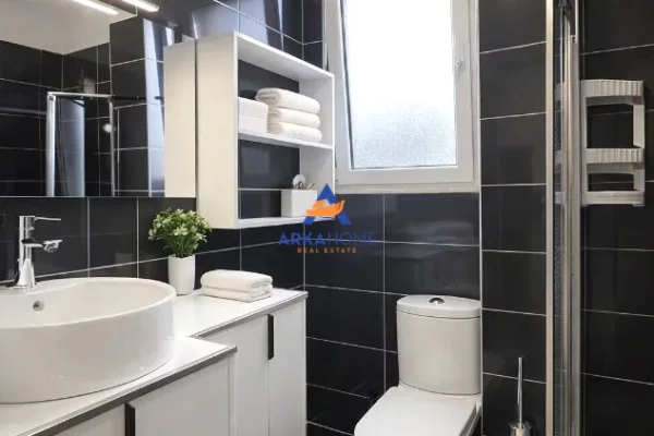 Shtepi ne shitje Apartament ne Tirane, 2+1, Mobilimi E mobiluar, Pagesa 190,000  Euro.