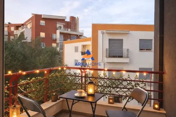 Shtepi ne shitje Apartament ne Tirane, 2+1, Mobilimi E mobiluar, Pagesa 190,000  Euro.