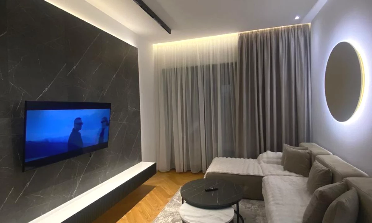 Shtepi me qera Apartament ne Tirane, 1+1, Mobilimi E mobiluar, Pagesa 1,304  Euro.
