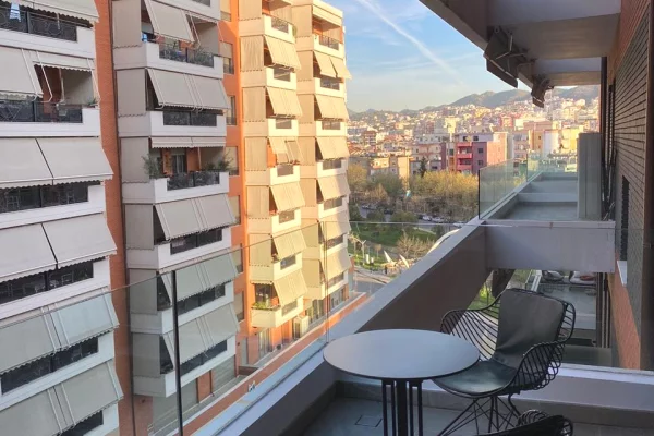 Shtepi me qera Apartament ne Tirane, 1+1, Mobilimi E mobiluar, Pagesa 1,304  Euro.