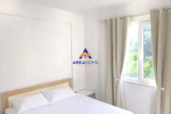 Shtepi ne shitje Apartament ne Tirane, 3+1, Mobilimi E mobiluar, Pagesa 233,000  Euro.