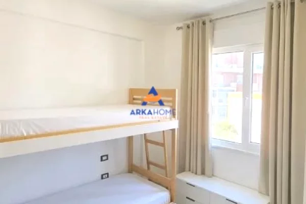 Shtepi ne shitje Apartament ne Tirane, 3+1, Mobilimi E mobiluar, Pagesa 233,000  Euro.