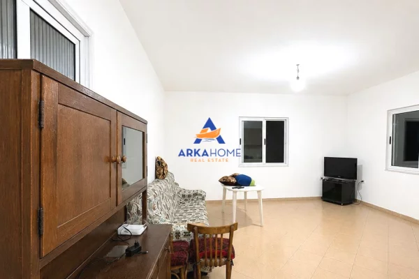 Shtepi me qera Garsoniere ne Tirane - 300 Euro