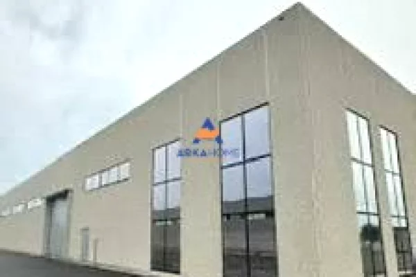 Ambient biznesi me qera 4+1 ne Tirane - 2,500 Euro
