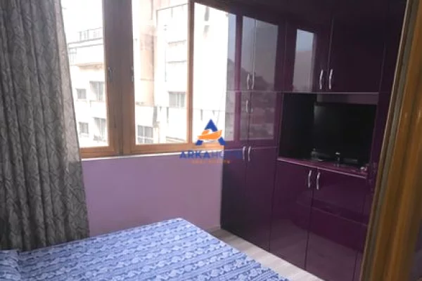 Shtepi ne shitje Apartament ne Tirane, 2+1, Mobilimi E mobiluar, Pagesa 115,000  Euro.