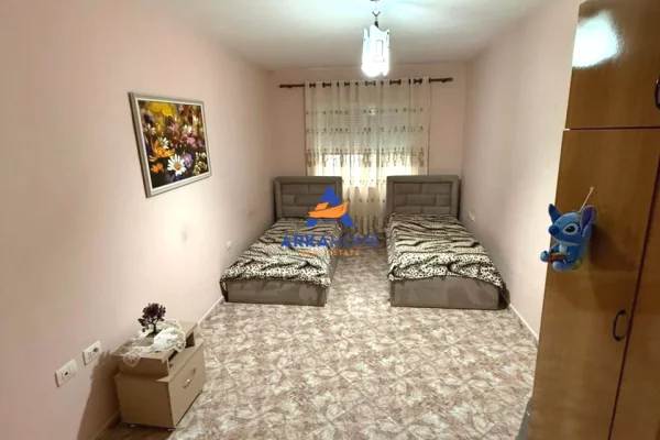Shtepi me qera Apartament ne Tirane, 2+1, Mobilimi E mobiluar, Pagesa 875  Euro.