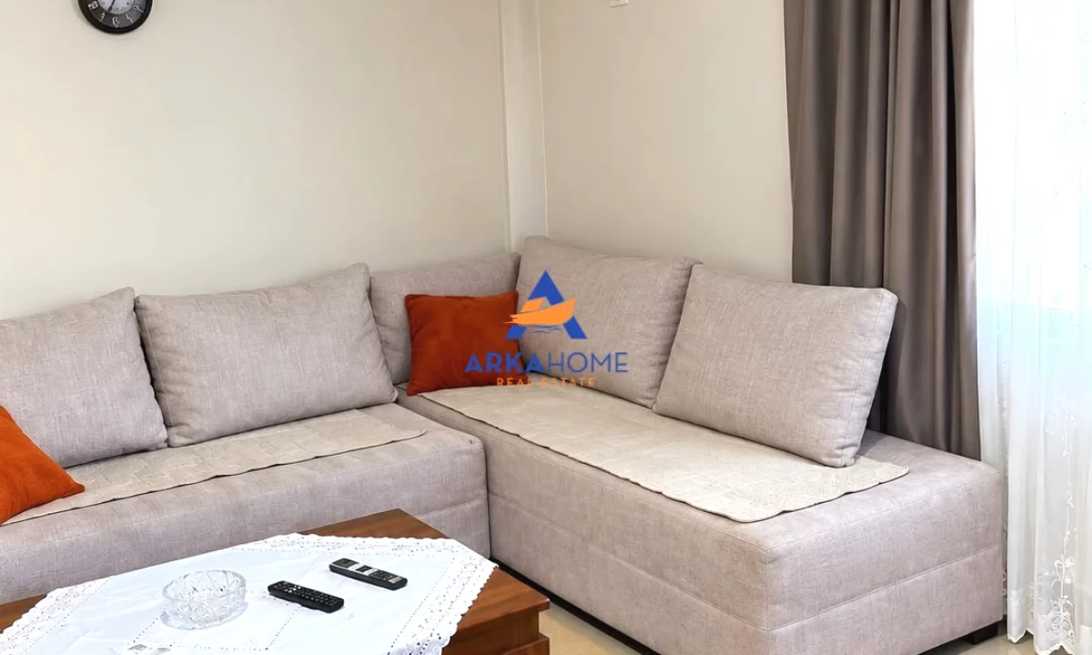 Shtepi me qera Apartament ne Tirane, 1+1, Mobilimi E mobiluar, Pagesa 437  Euro.