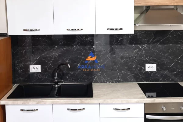 Shtepi me qera Apartament ne Tirane, 1+1, Mobilimi E mobiluar, Pagesa 437  Euro.