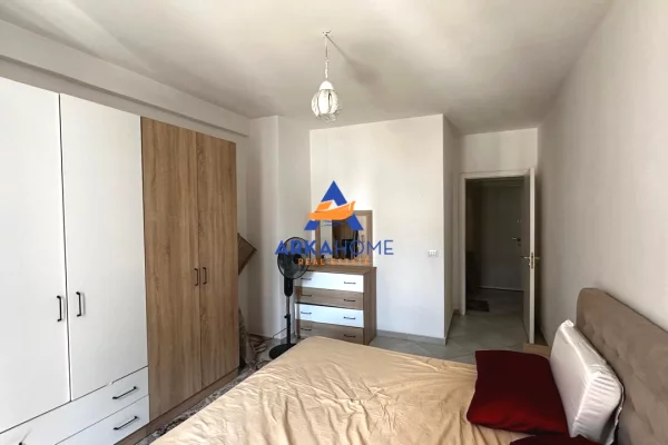 Shtepi me qera Apartament ne Tirane, 2+1, Mobilimi E mobiluar, Pagesa 656  Euro.