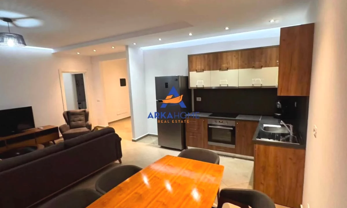 Shtepi me qera Apartament ne Tirane, 2+1, Mobilimi E mobiluar, Pagesa 1,000  Euro.