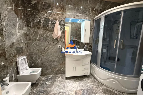 Shtepi ne shitje Apartament ne Tirane, 1+1, Mobilimi E mobiluar, Pagesa 300,000  Euro.
