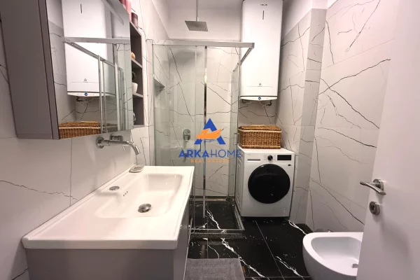 Shtepi ne shitje Apartament ne Tirane, 1+1, Mobilimi E mobiluar, Pagesa 245,000  Euro.
