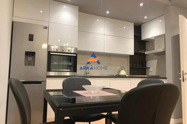 Shtepi me qera Apartament ne Tirane, 2+1, Mobilimi E mobiluar, Pagesa 820  Euro.