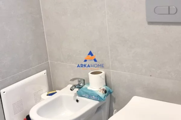 Shtepi me qera Apartament ne Tirane, 1+1, Mobilimi Bosh, pa mobiluar, Pagesa 547  Euro.