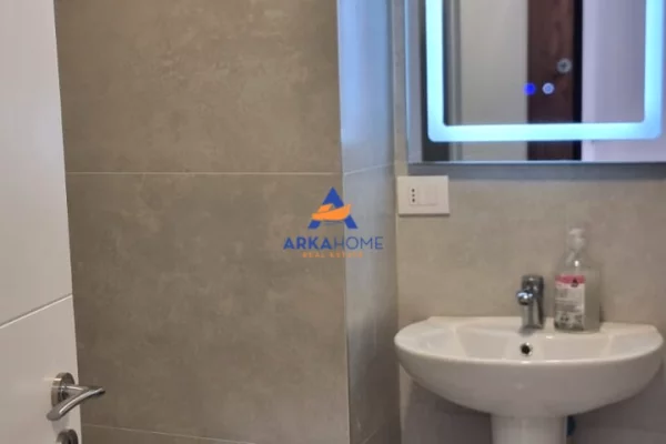 Shtepi me qera Apartament ne Tirane, 1+1, Mobilimi Bosh, pa mobiluar, Pagesa 547  Euro.