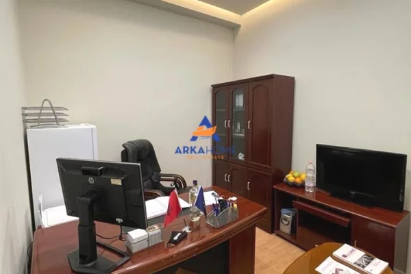 SHITET AMBIENT BIZNESI 43 M2 "KODRA E DIELLIT, PRANE KOMPLEKSIT ELEONORE" 96.820 EURO