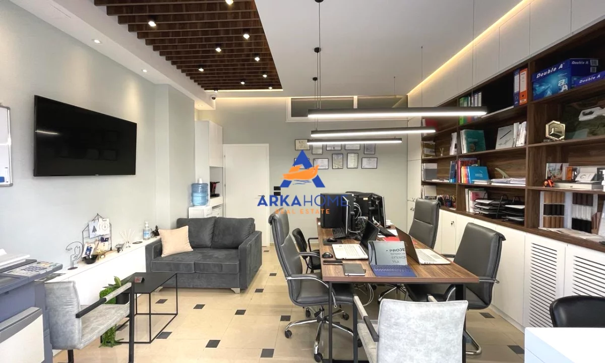 SHITET AMBIENT BIZNESI 43 M2 "KODRA E DIELLIT, PRANE KOMPLEKSIT ELEONORE" 96.820 EURO