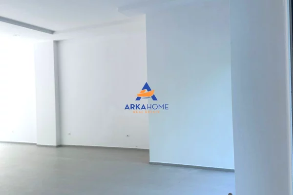 Ambient biznesi me qera 1+1 ne Tirane - 900 Euro
