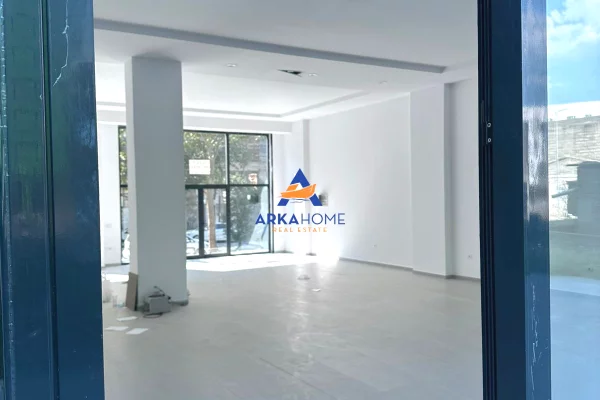 JEPET AMBIENT ME QERA 90 M2 "LIQENI I THATE" 900 EURO
