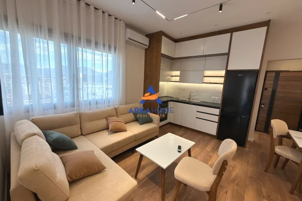 Shtepi me qera 1+1 ne Tirane - 635 Euro