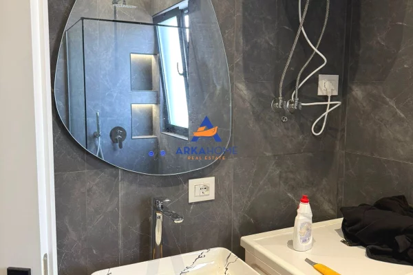Shtepi me qera Apartament ne Tirane, 1+1, Mobilimi E mobiluar, Pagesa 635  Euro.