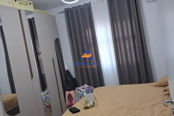 Shtepi ne shitje Apartament ne Tirane, 2+1, Mobilimi E mobiluar, Pagesa 168,674  Euro.