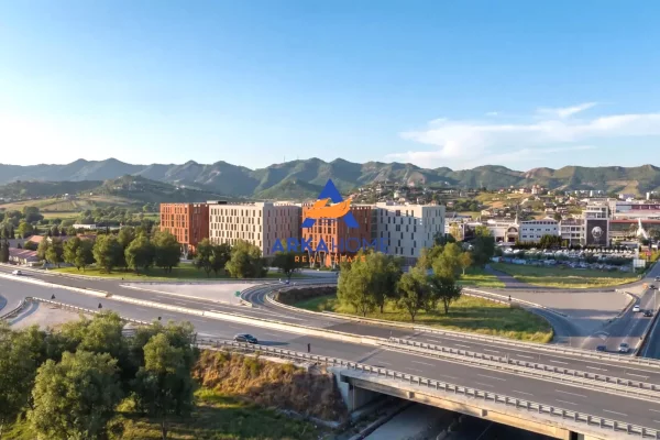 House for Sale Apartment in Tirana, 3+1, Furniture Emty, Payment 11  Euro.