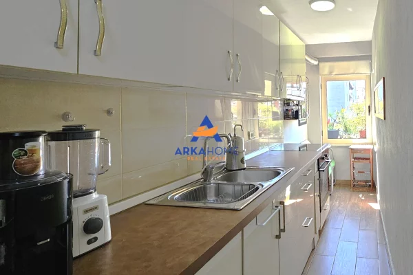 House for Sale Apartment in Tirana, 2+1, Furniture Furnished, Payment 168,000  Euro.