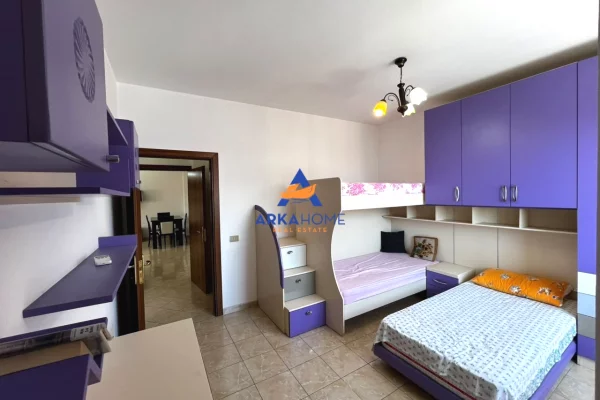 Shtepi ne shitje Apartament ne Tirane, 2+1, Mobilimi E mobiluar, Pagesa 245,000  Euro.