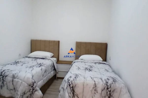 Shtepi me qera Apartament ne Tirane, 2+1, Mobilimi E mobiluar, Pagesa 900  Euro.