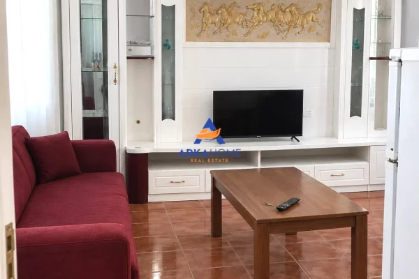 JEPET APARTAMENT ME QERA 1+1 "KOMUNA E PARISIT" 45.000 LEKE