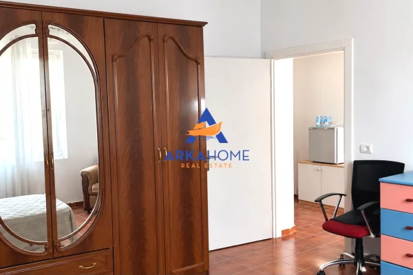 Shtepi me qera Apartament ne Tirane, 1+1, Mobilimi E mobiluar, Pagesa 492  Euro.