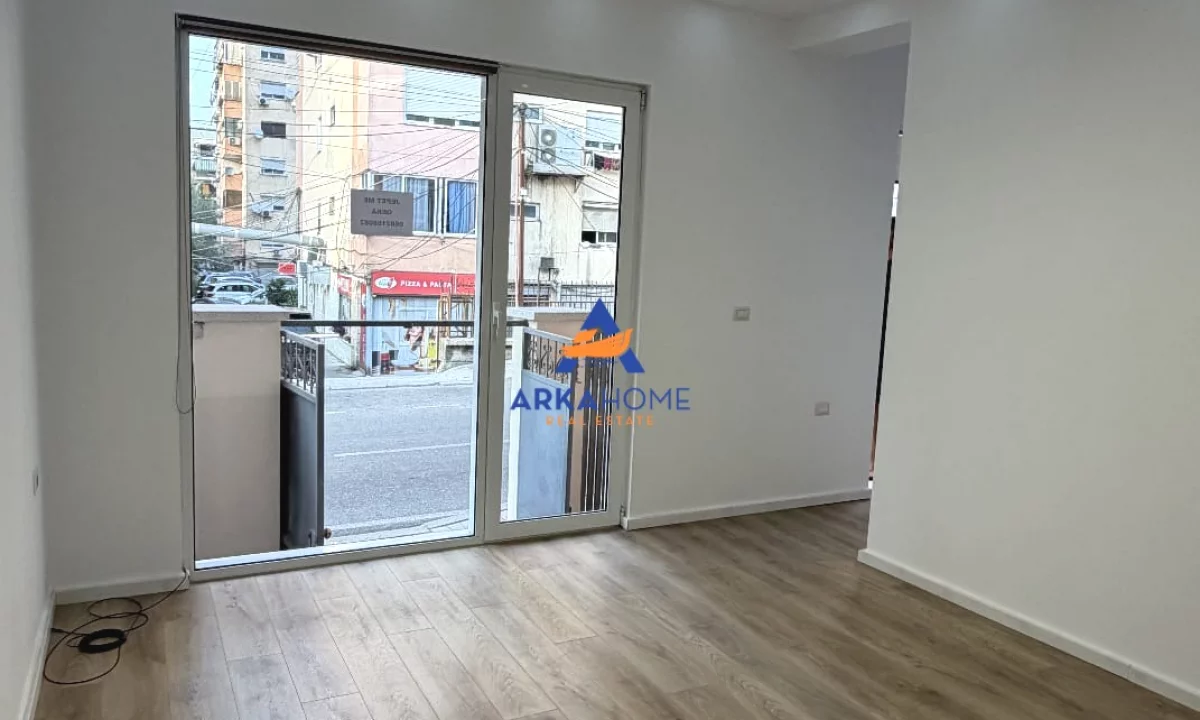JEPET ME QERA AMBIENT BIZNESI 22 M2 "KOMUNA E PARISIT" 40.000 LEKE