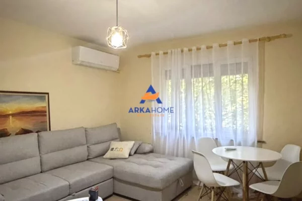 JEPET APARTMENT ME QERA 1+1+ BALLKON "5 MAJ, RRUGA FERIT XHAJKO" 50.000 LEKE