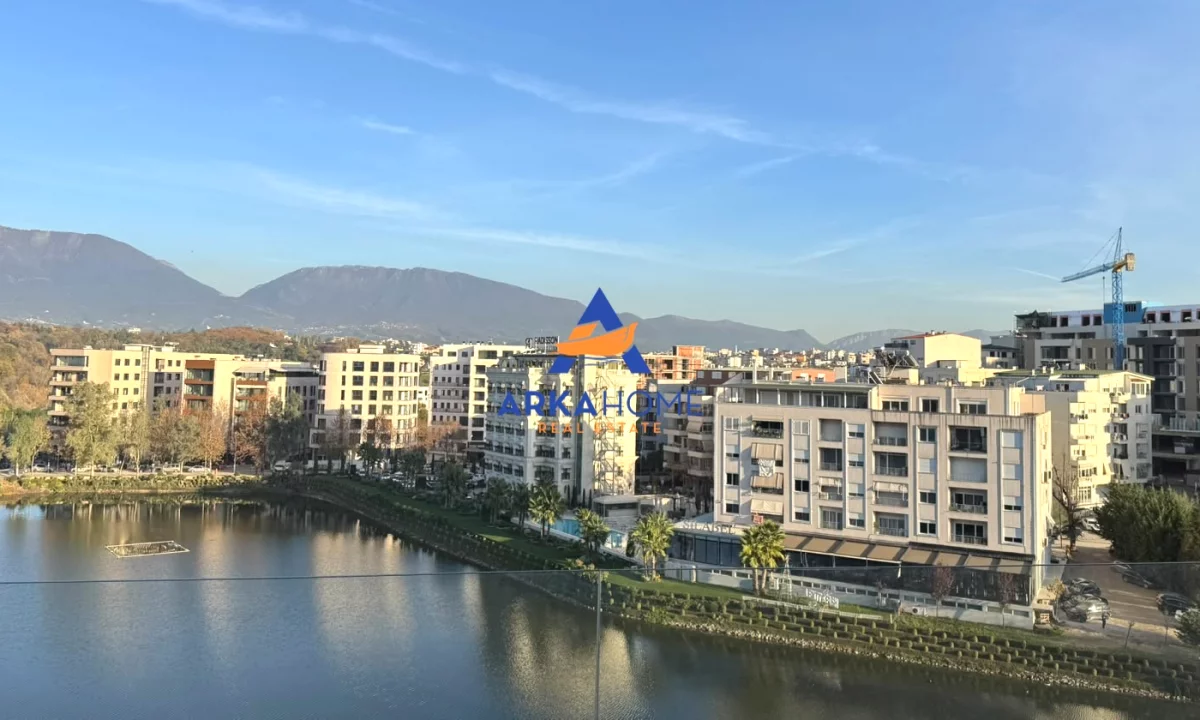 Shtepi ne shitje Papafingo(kati i catise) ne Tirane, 4+1, Mobilimi E mobiluar, Pagesa 395,000  Euro.