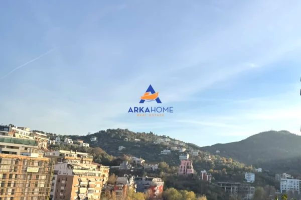Shtepi ne shitje Papafingo(kati i catise) ne Tirane, 4+1, Mobilimi E mobiluar, Pagesa 395,000  Euro.