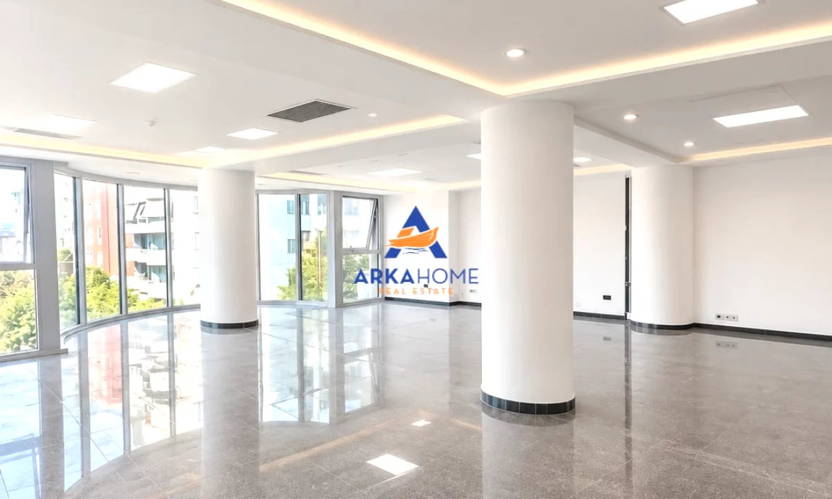 JEPET AMBIENT ZYRASH ME QERA 350 M2 + 50 M VERANDE " BLLOK " 520.000 LEKE