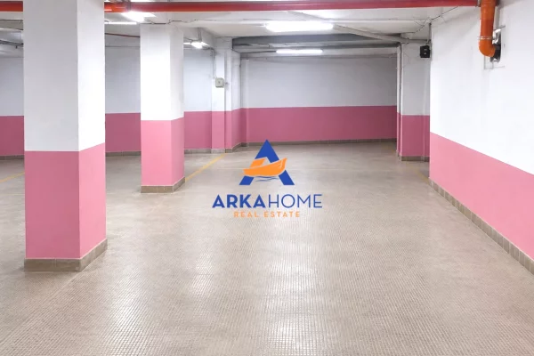 Ambient biznesi ne shitje 4+1 ne Tirane - 160,000 Euro