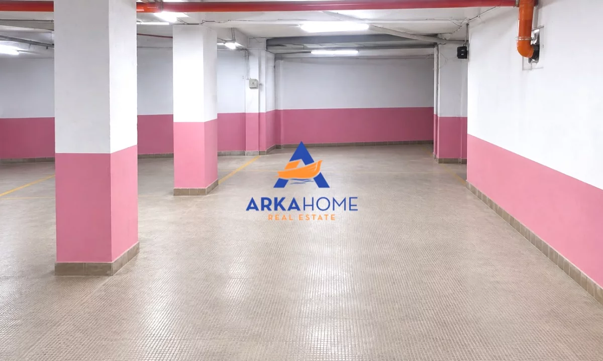 SHITEN OSE NDERROHEN 8 GARAZHDE TEK " BRRYLI " 160000 EURO