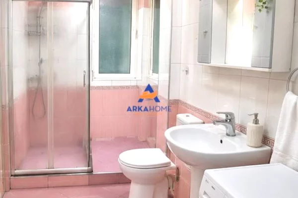 Shtepi me qera Apartament ne Tirane, 1+1, Mobilimi E mobiluar, Pagesa 546  Euro.