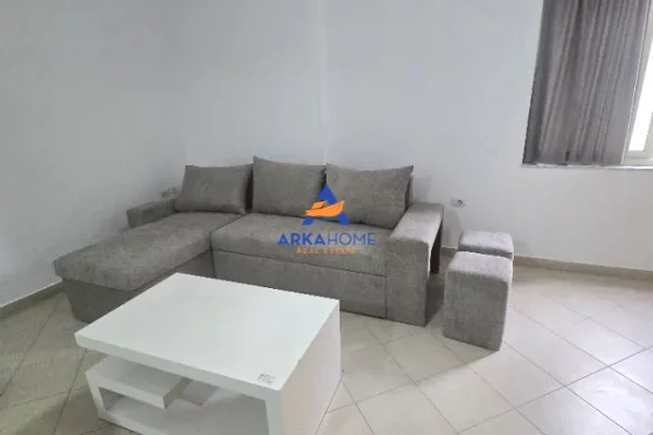 Shtepi me qera Apartament ne Tirane, 3+1, Mobilimi E mobiluar, Pagesa 750  Euro.